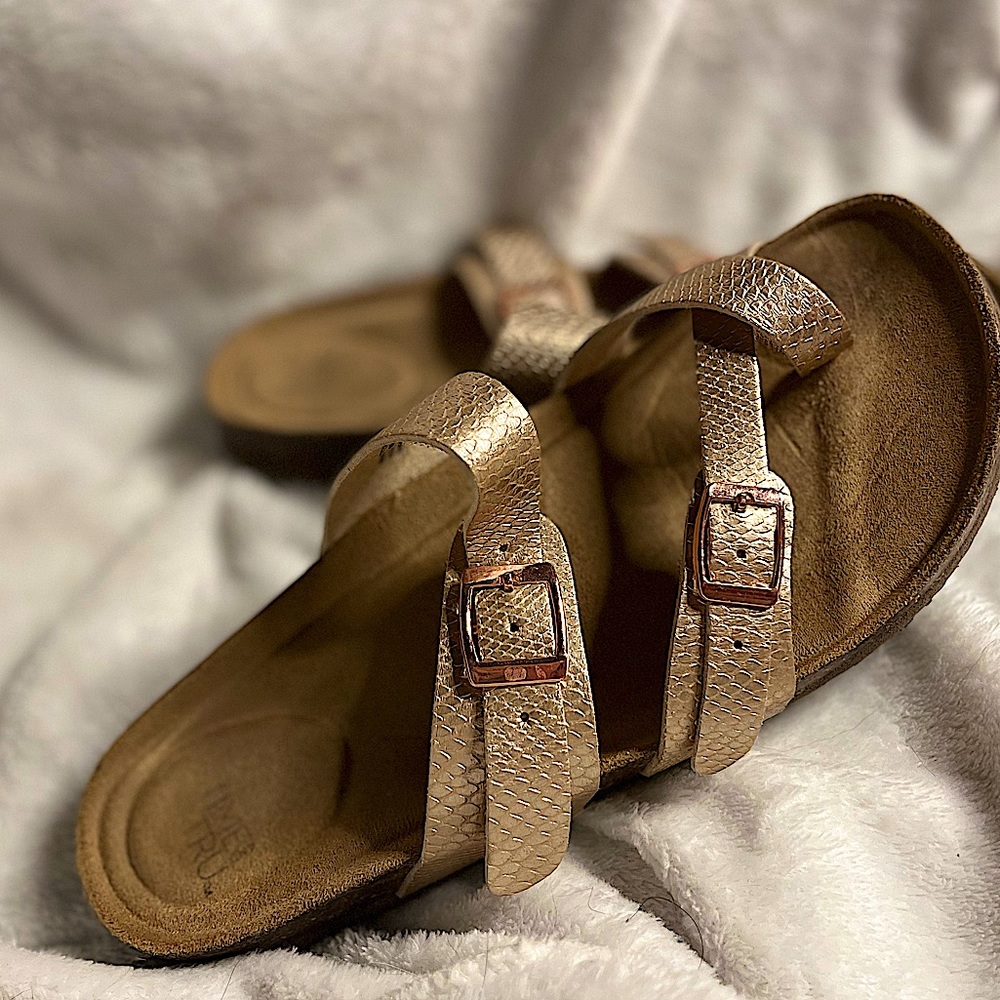 These are a size 8 sandals